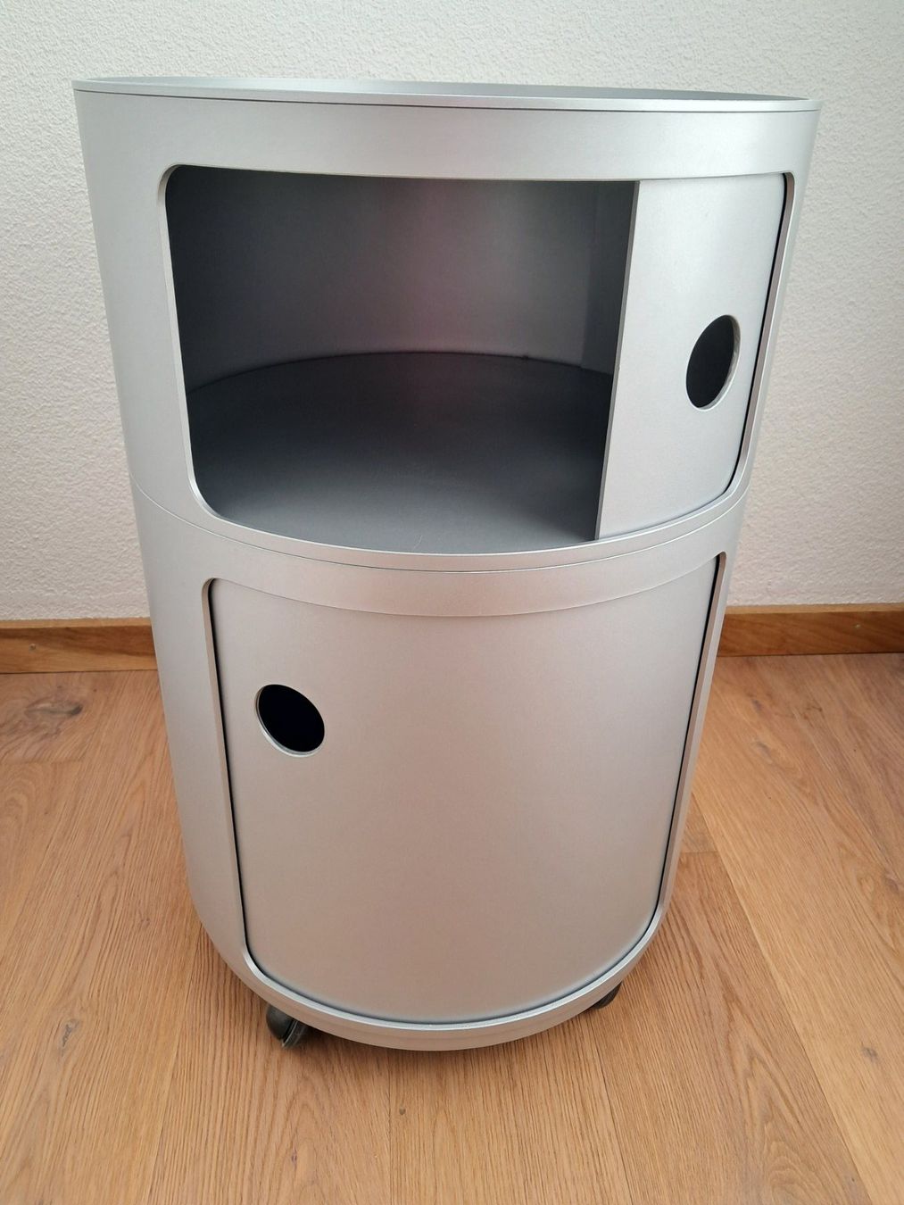 Kartell Comodini: Kartell – Usato da Seedorf BE venduto da wun_p22k 4