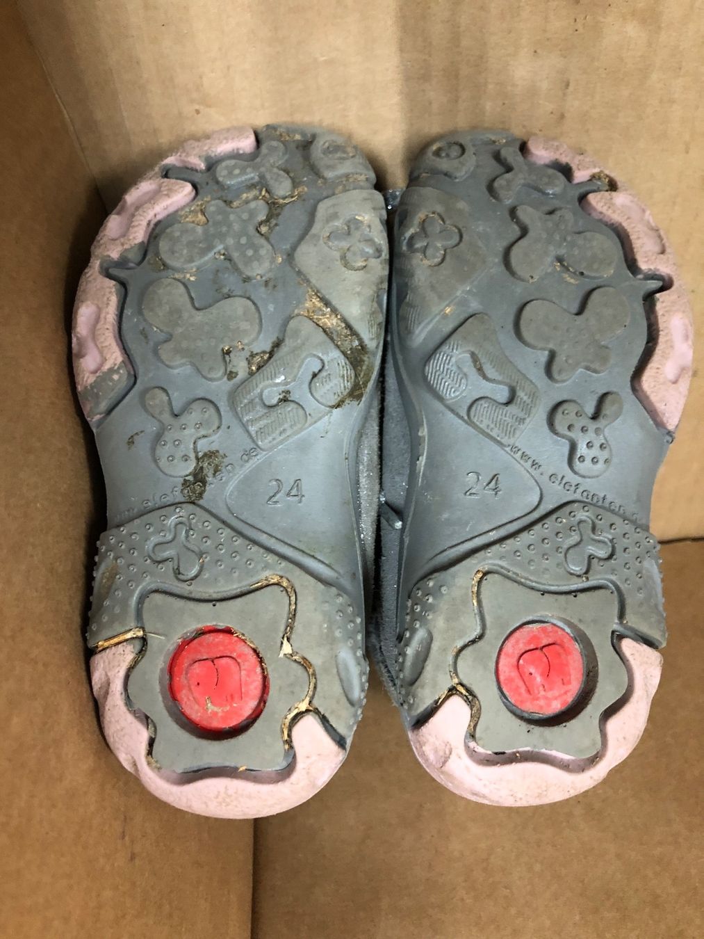 Scarpe per ragazze: Rosa Herzchen Stiefel Grösse 24 – Usato da Eschlikon TG venduto da RamonaSt 5