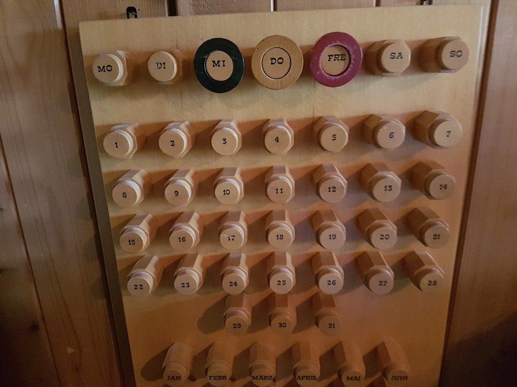 Calendari: Holz Kalender – Usato da Oensingen venduto da Urs0127 1