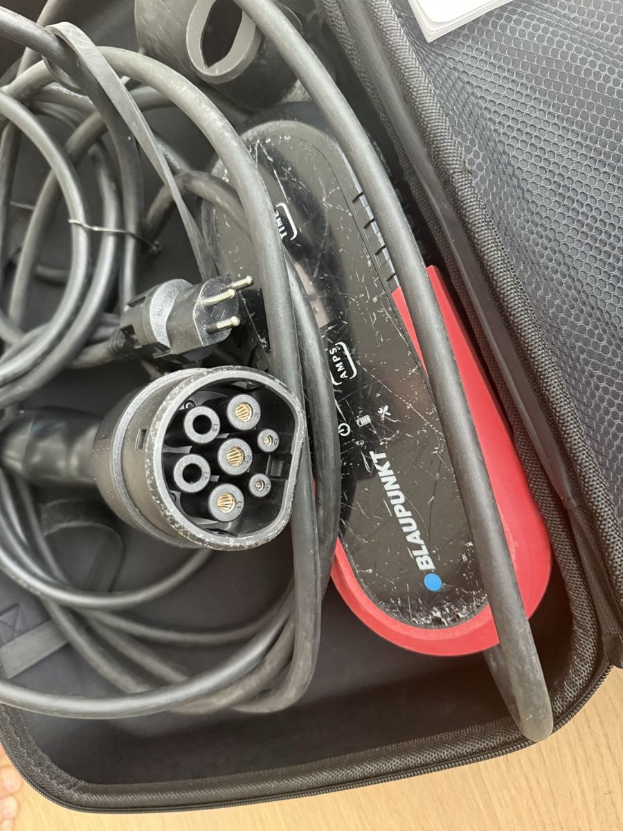 Blaupunkt Chargeurs de batterie: Blaupunkt tragbares Ladegerät E-Auto Mode 2 Typ 2 – D'occasion à Steinhausen par Oberli80 1