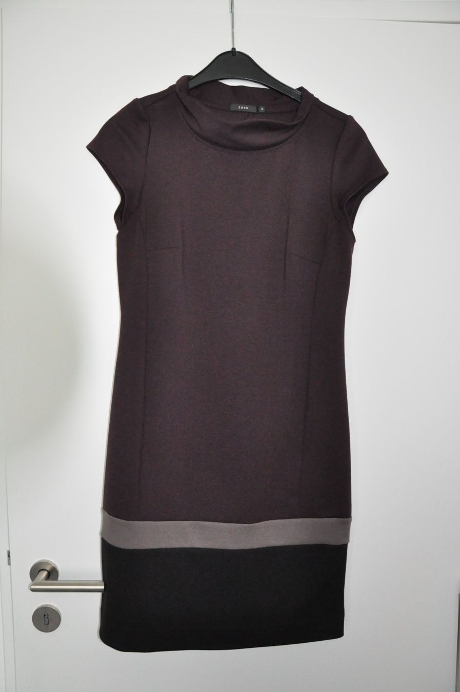 Vestiti: Abendkleid "Aubergine", Marke Zero, Gr. 38 – Usato da Rain venduto da lucerne