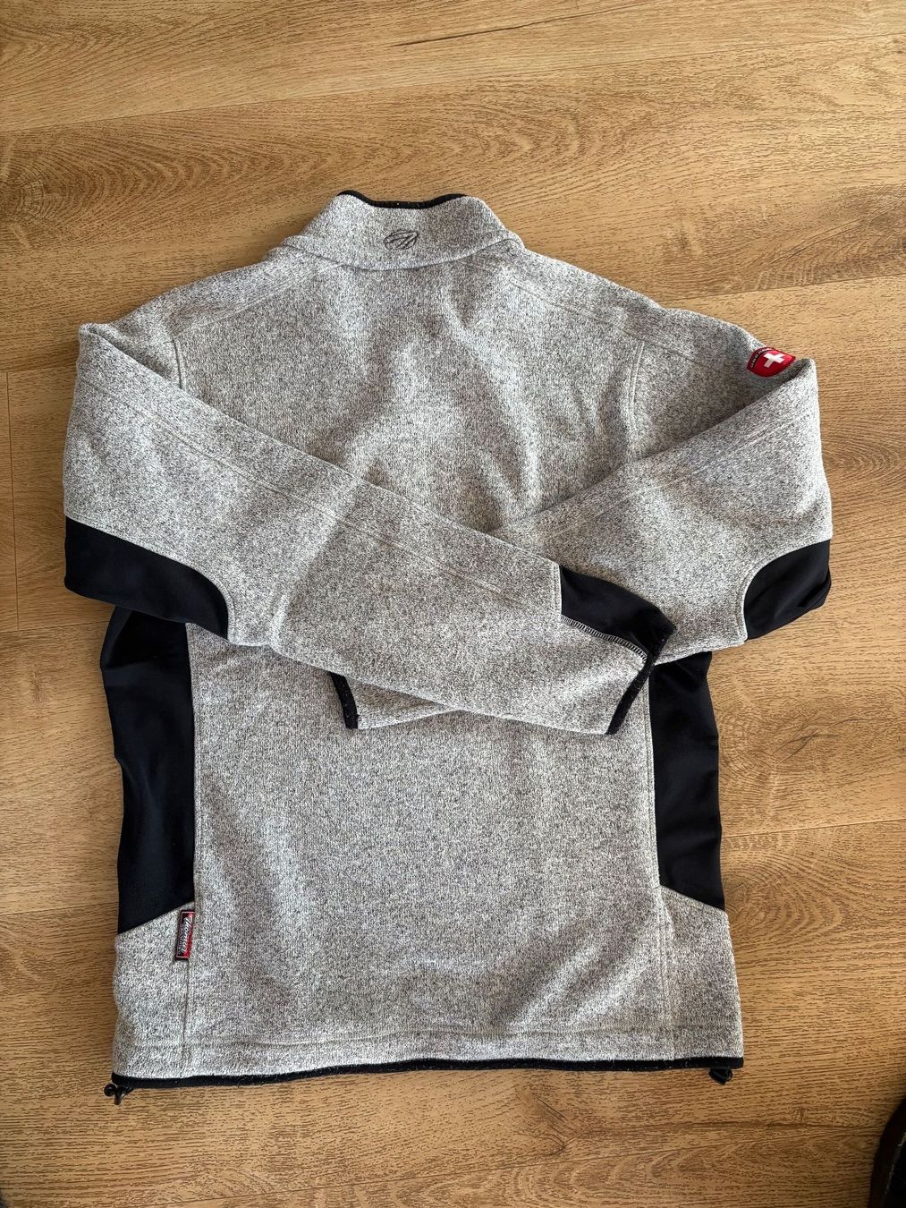 Pullover & Sweatshirts: Sportpullover, grau, Gr. L, neuwertig – Gebraucht aus Lausen von Zotty1 2