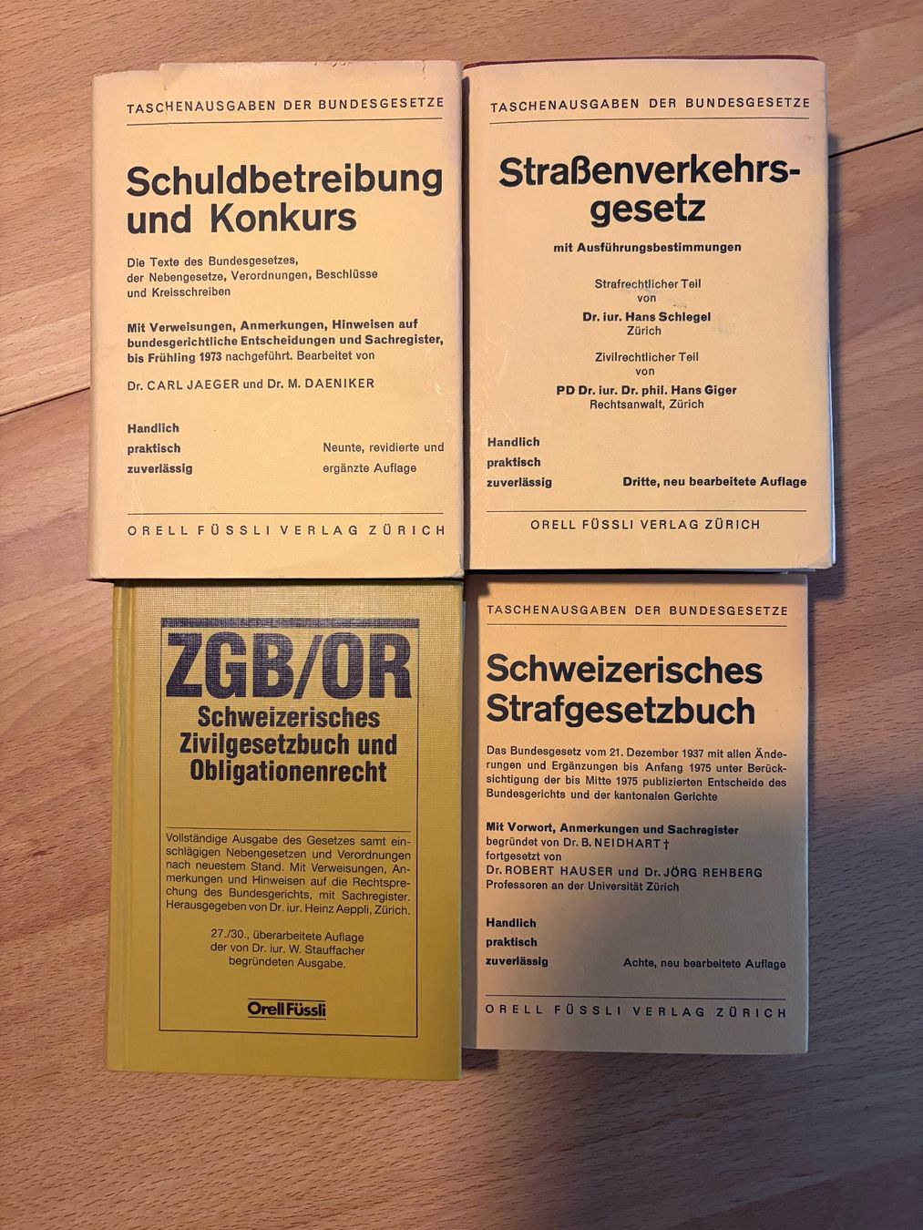 Libri: Gesetzesbücher Schweiz, 4 Stk. – Usato da Ebmatingen venduto da desalli