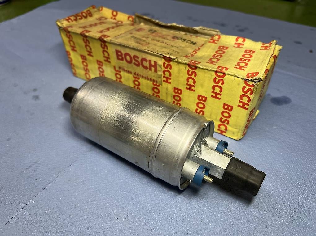 Bosch Tutti pezzi di ricambio auto: Benzinpumpe Bosch 0 580 254 975 – Usato da Gontenschwil venduto da lot_qxr9