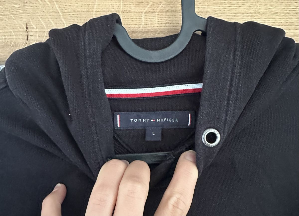 Tommy Hilfiger Maglioni & Felpe: Tommy Hilfiger Kapuzenpullover schwarz Herren L – Usato da Bubendorf venduto da nebraska15 2