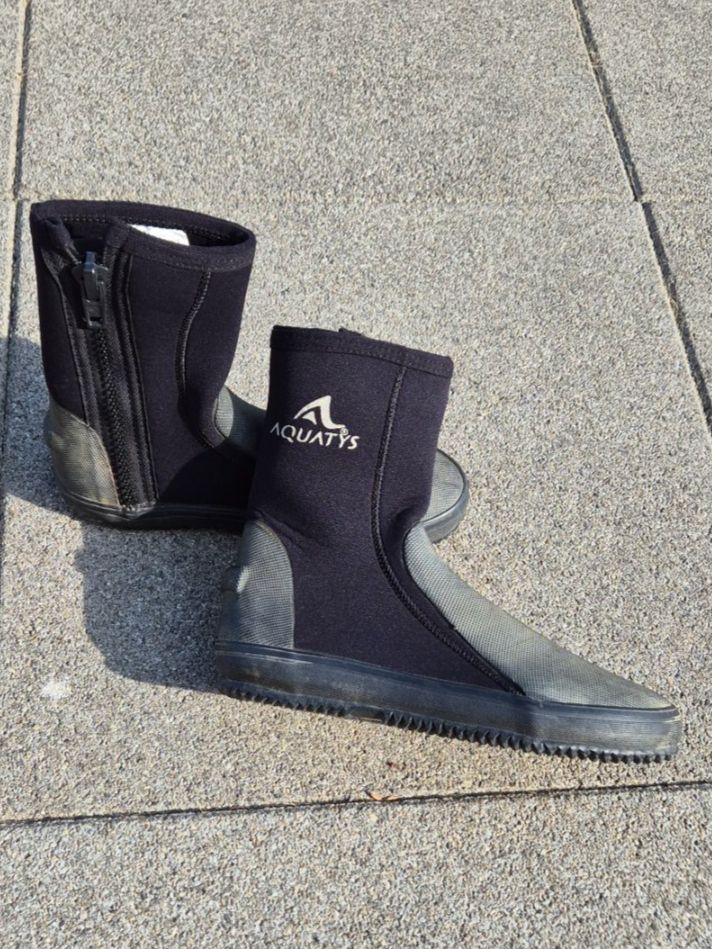 Scarpe da uomo: Bottes de plongée Aquatys néoprène fermeture éclair taille M – Usato da Pailly venduto da phe_t8j7