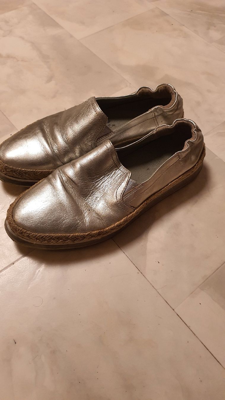 Scarpe da donna: Halbschuh in gr. 39 Silberfarbig – Usato da Flawil venduto da minggeli83 1