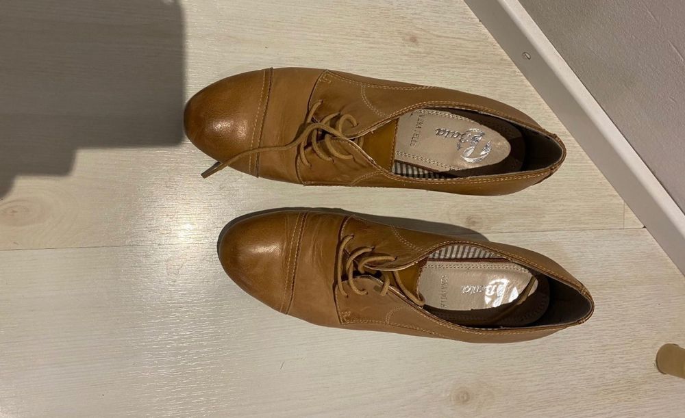 Chaussures femmes: halbschuh gr 38 – D'occasion à Winterthur par EasyRS 3