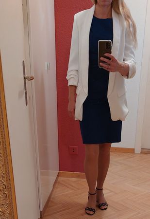 Eleganter weisser Blazer Gr. S; pflegeleicht & im Tren