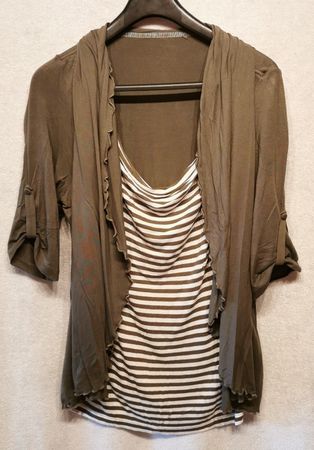 Khaki Shirt/Top mit Streifen Muster, Grösse 40