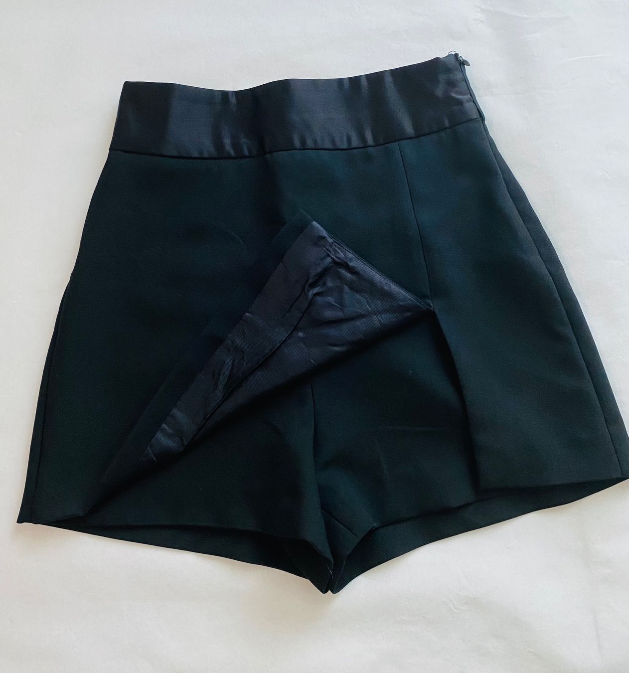 Zara Pantaloni: Zara schwarze Skorts  Gr. XS – Usato da Mellingen venduto da noencuentro 1