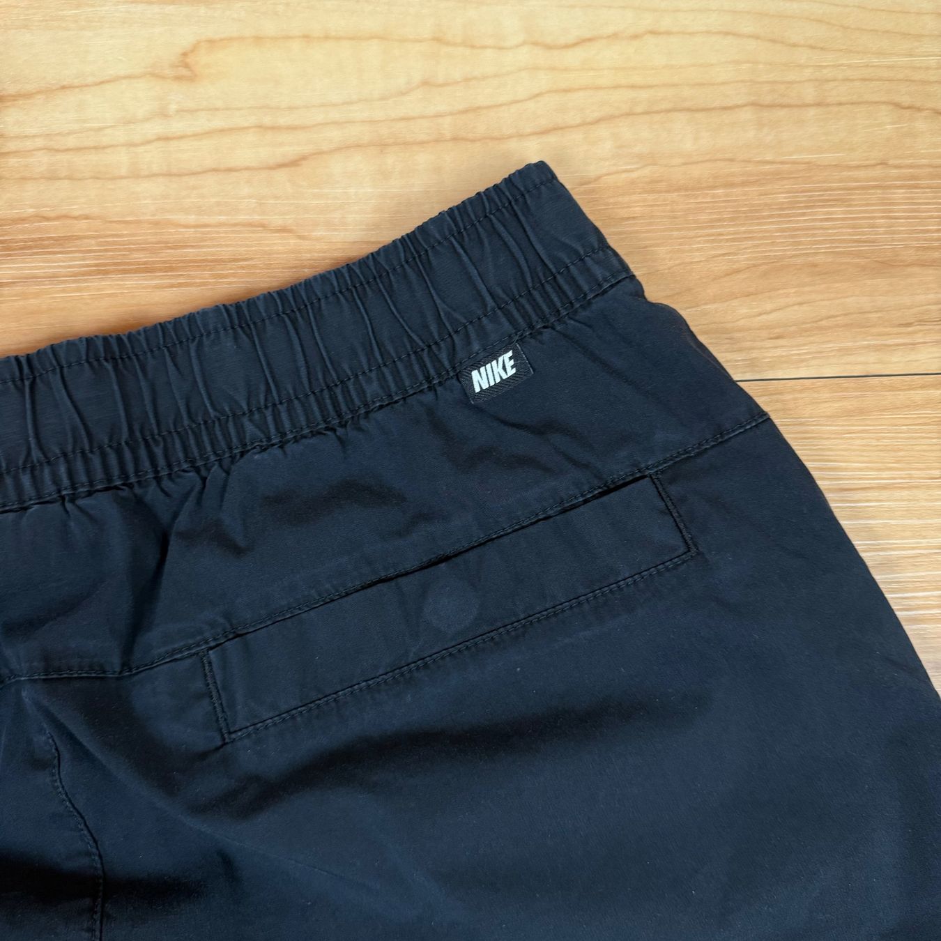 Nike Pantaloni: Vintage Nike Track Pants Schwarz – Usato da Herisau venduto da 1asupply 2