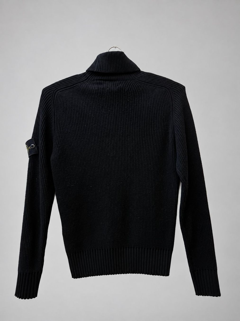 Stone Island Maglioni & Felpe: Stone Island Logo Patch Roll Neck Jumper – Usato da Erlach venduto da VerkaufX 1