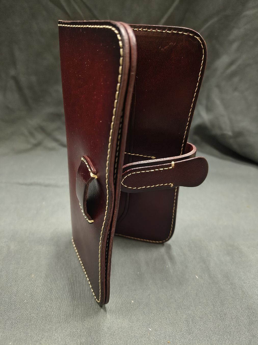 Brieftaschen: Leather long wallet – Neu und originalverpackt aus Vevey von cos-vero 3