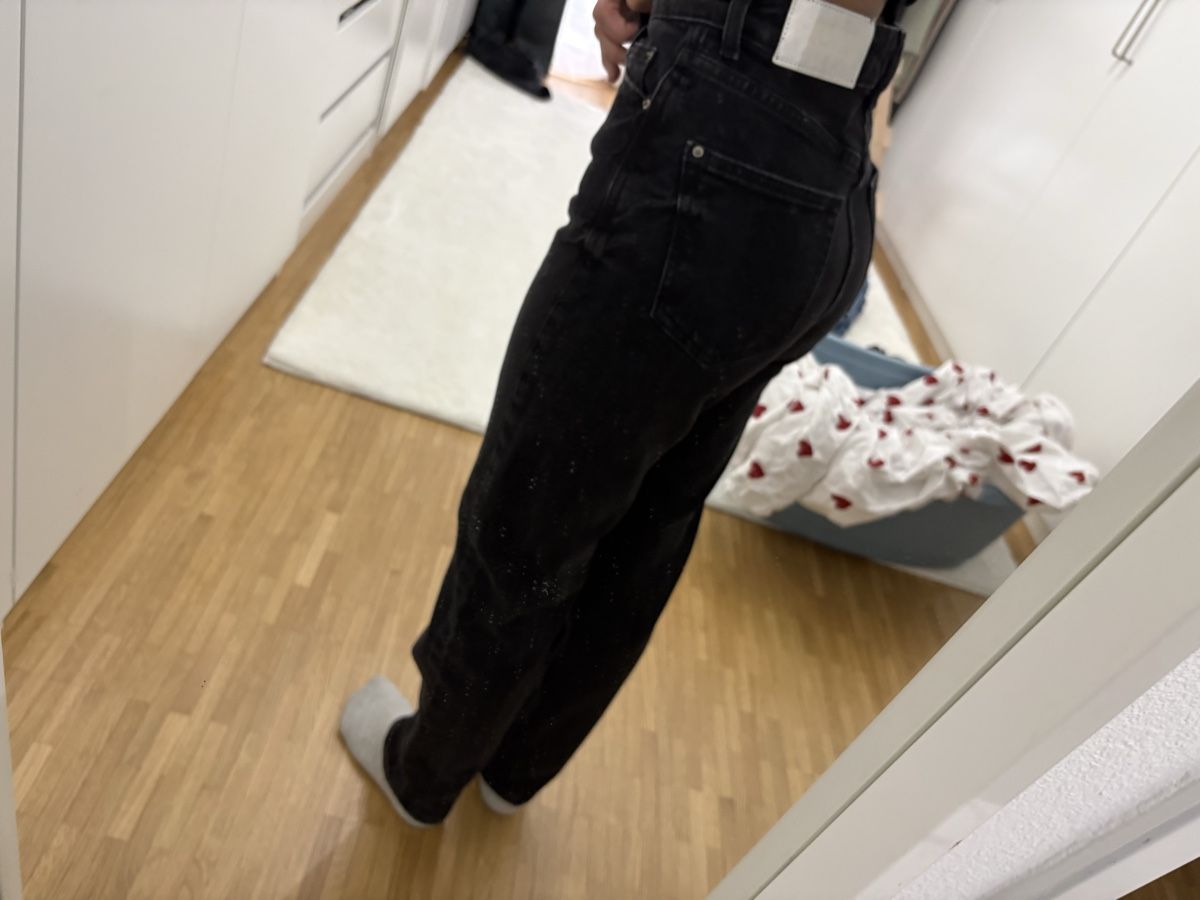 Zara Jeans: Jeans schwarz Grösse 32 gute Zustand – Usato da Ebikon venduto da luu_2x95 1