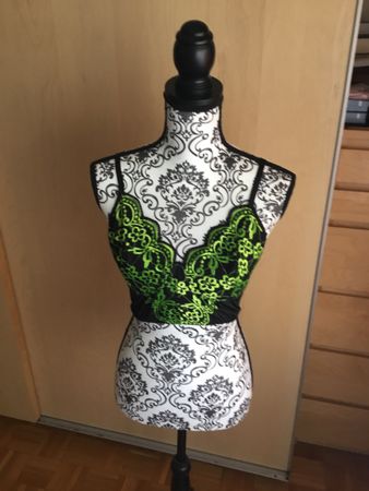 Verführerischer BH mit Blumenstickerei Gr XL