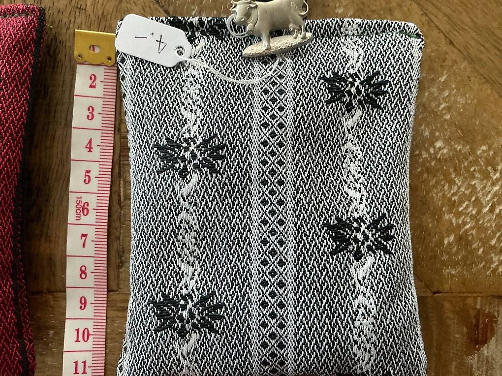 Tutte le decorazioni: Lavendelsäckli Edelweiss Stoff  – Nuovo e nell'imballaggio originale da Liestal venduto da Strigg-Grossmami 4