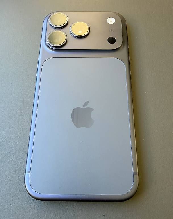 Portables: iPhone 17 Pro 256GB Deep Blue – D'occasion à Zürich par Heidi_Acker 2