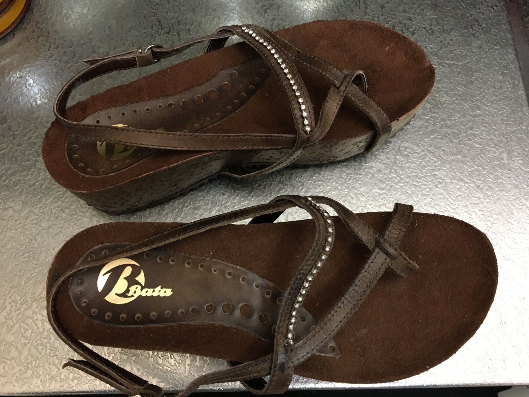 Chaussures femmes: Bata moderne Sommerschuhe - neu Gr 36 – D'occasion à Bern par rewe45 1
