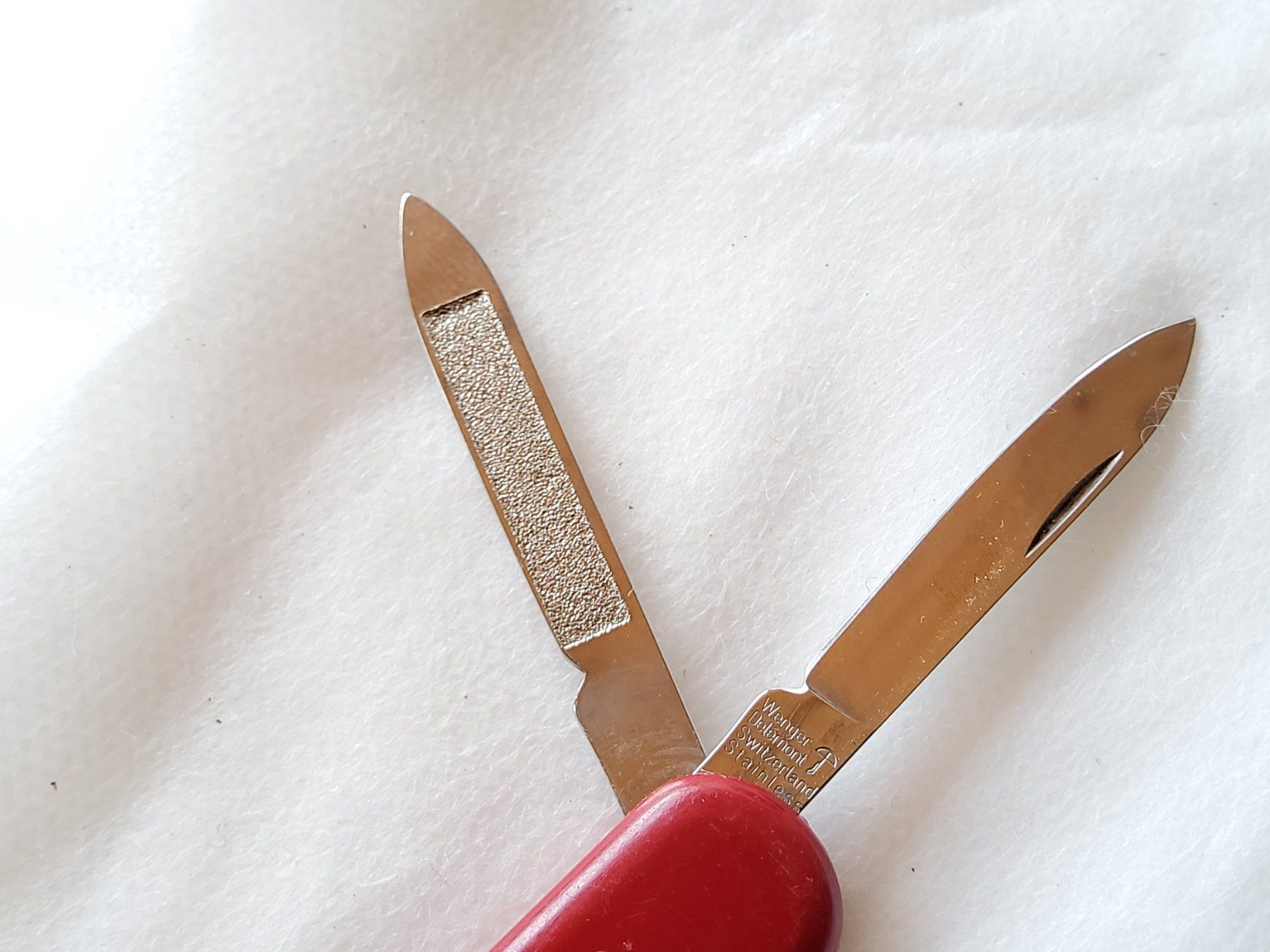 Coltelli tascabile: Petit couteau de poche Wenger – Usato da Malleray venduto da Broc-antique 4
