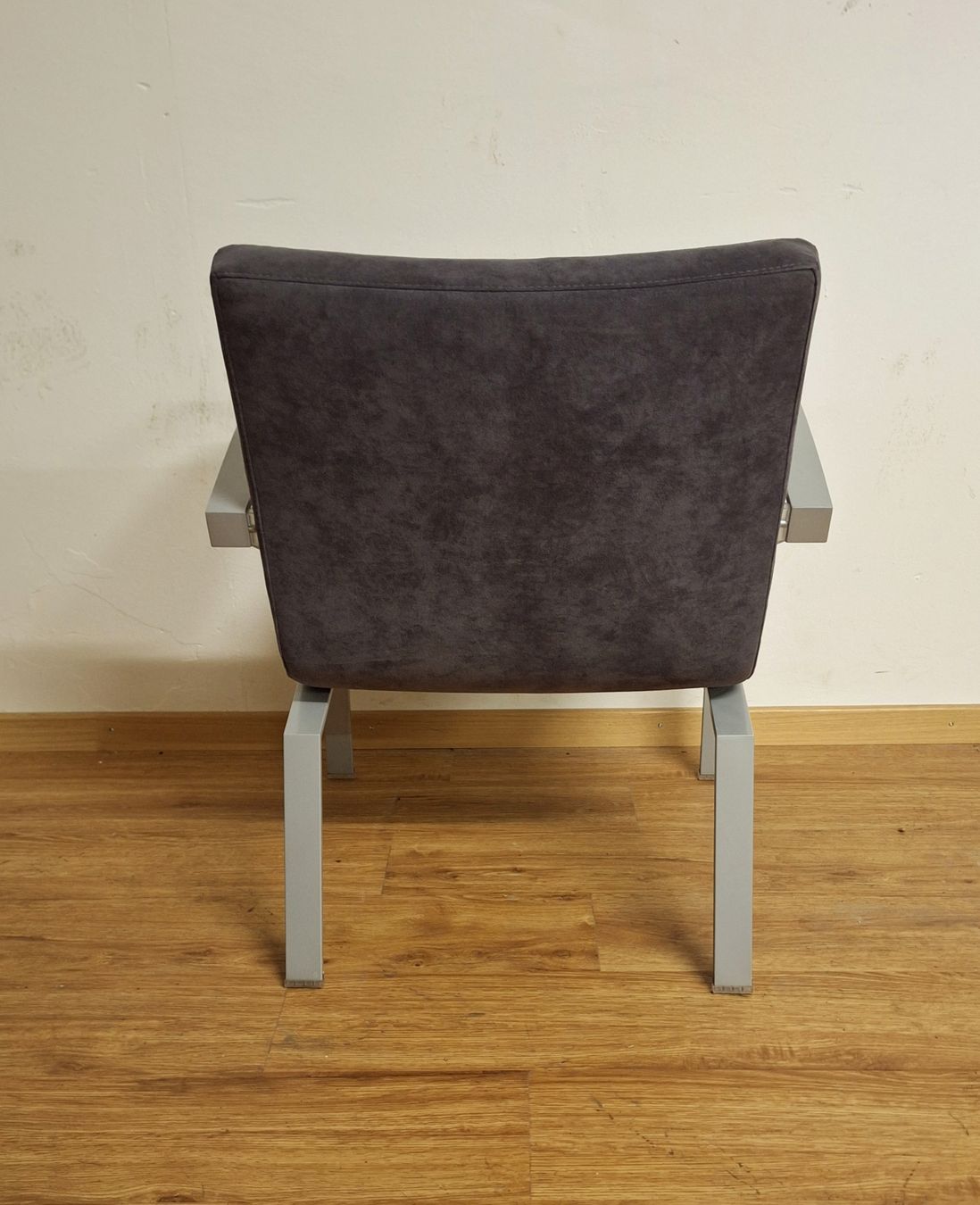 Leolux Poltrone: Postmoderne Leolux Sessel  1990er – Usato da Fahrweid venduto da SMILE.5 6