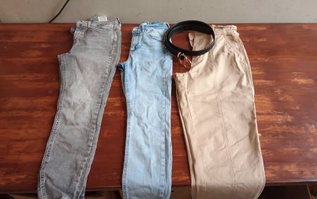 Hosen-Bundle: 3 modische Hosen, Grösse S/30