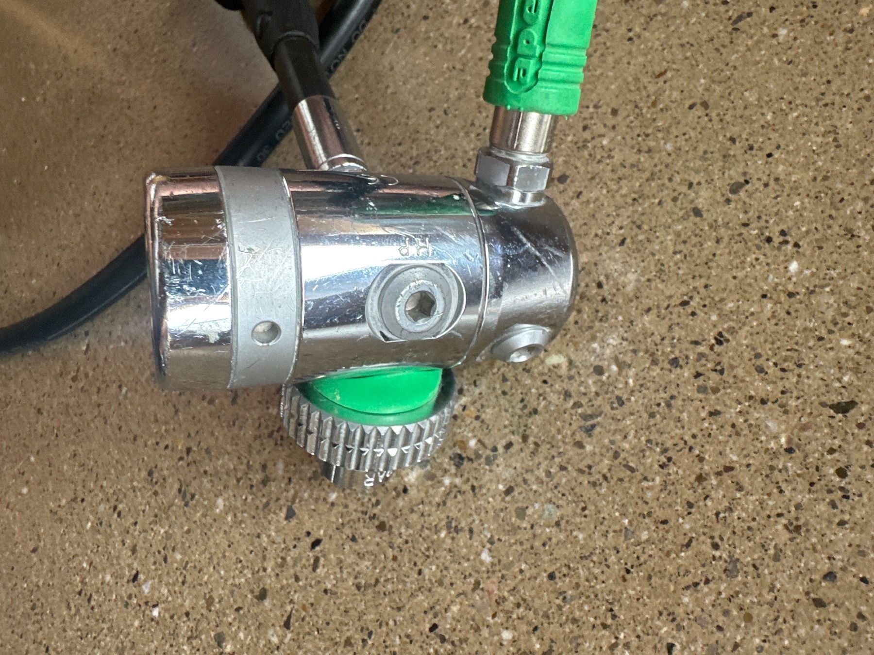 Apeks Respiratori & Giubbotti: APEKS TX50 Nitrox Atemregler mit Finimeter – Usato da Onnens FR venduto da grospatapouf 5