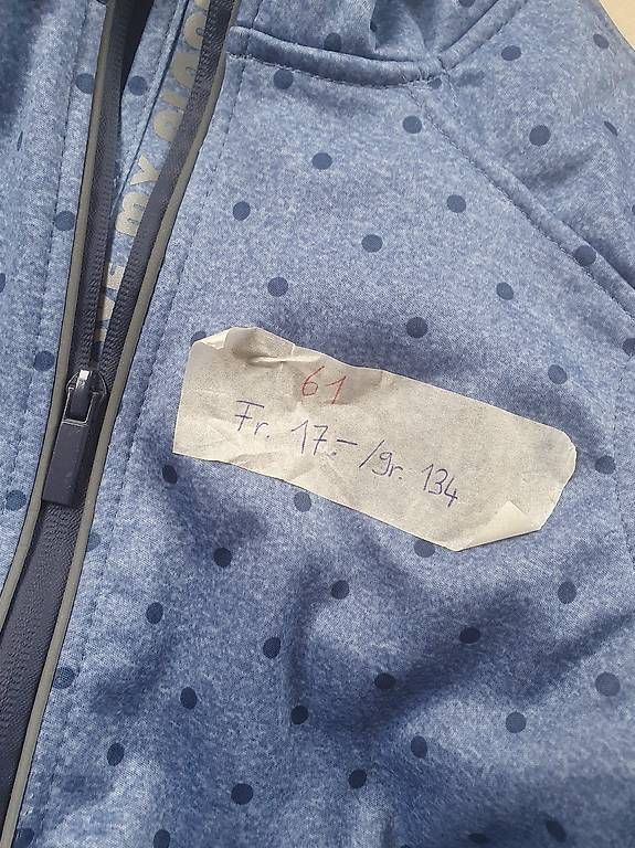 Giacche & Cappotti: Sehr schöne Mädchen Softshell Jacke Grösse 134 – Usato da Ebmatingen venduto da zeitlos-gesund.ch 1