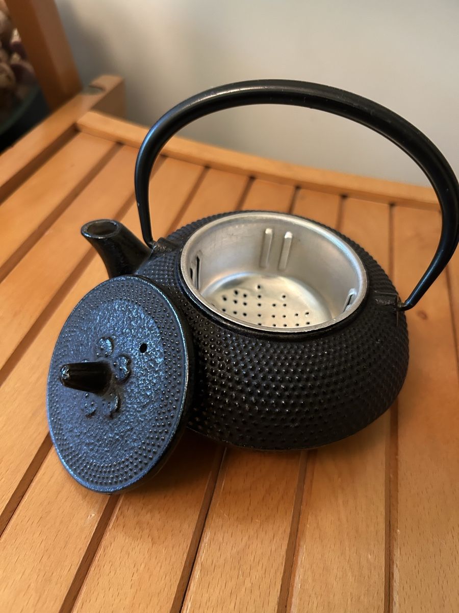 Teiere: Mini Gusseisen Teekännchen – Usato da Bern venduto da arina.b 1