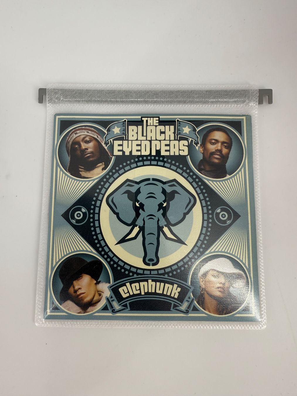 CDs: Black Eyed Peas - Elephunk CD Album – Gebraucht aus Auenstein von moin.