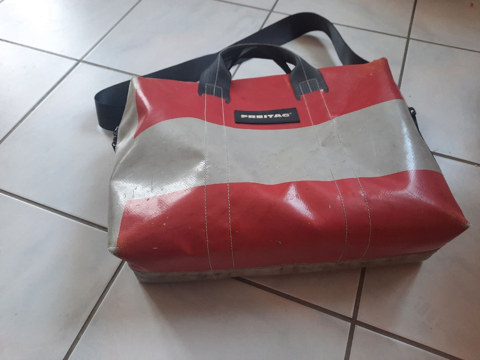 Altro in  Abbigliamento & Accessori: FREITAG, modèle ROY – Usato da Le Locle venduto da marylise01 1