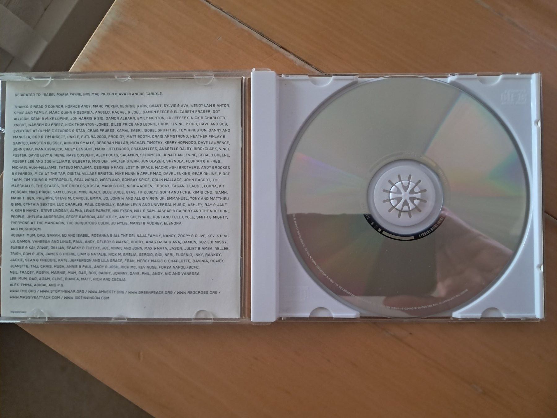 CDs: Massive Attack – 100th Window (CD, 2003) – Gebraucht aus Zürich von Oi_love_Oilas81 1