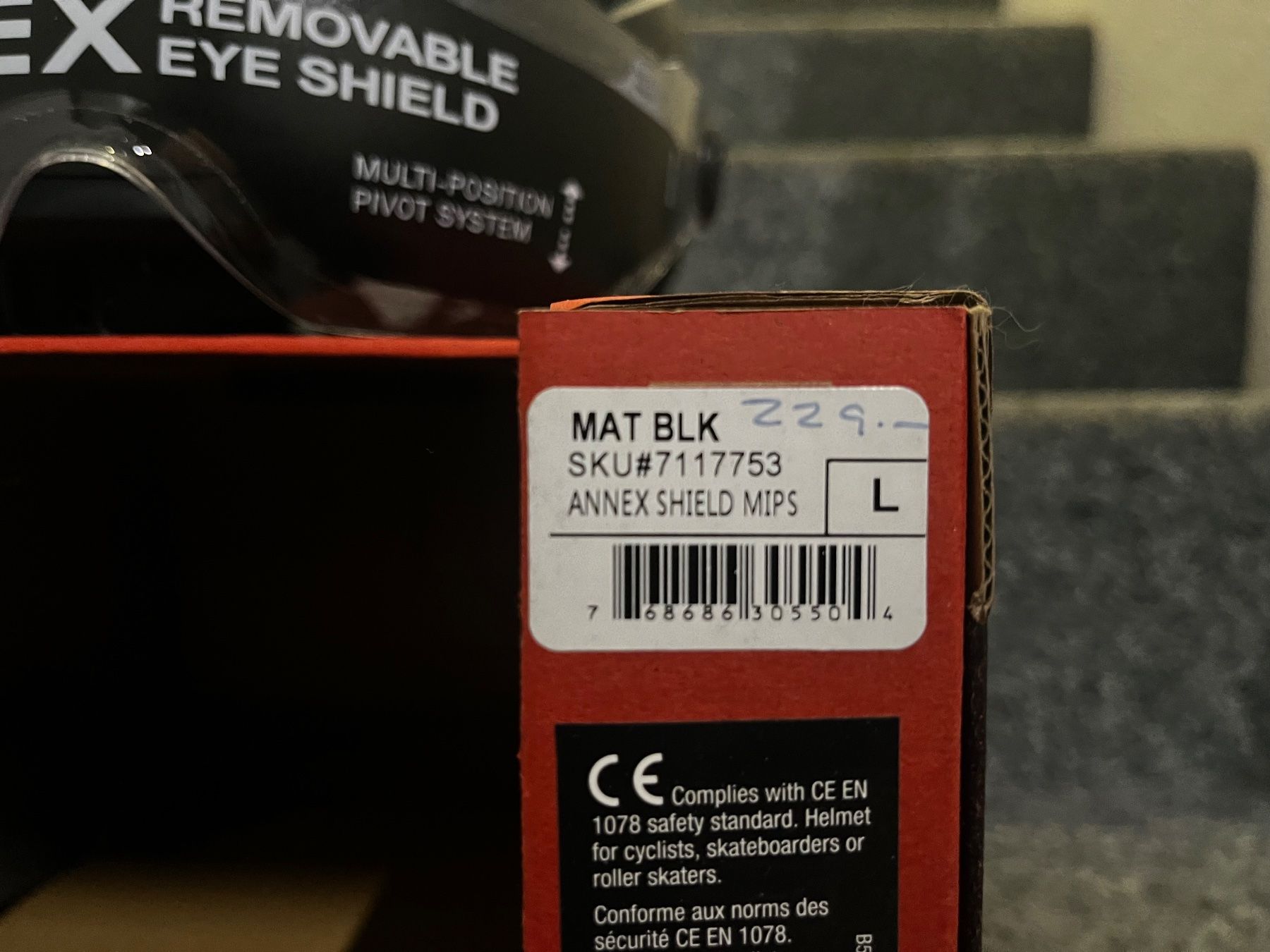 Bell Caschi: Neuer Velo Helm – Nuovo e nell'imballaggio originale da Mühlethurnen venduto da Kolly225 6