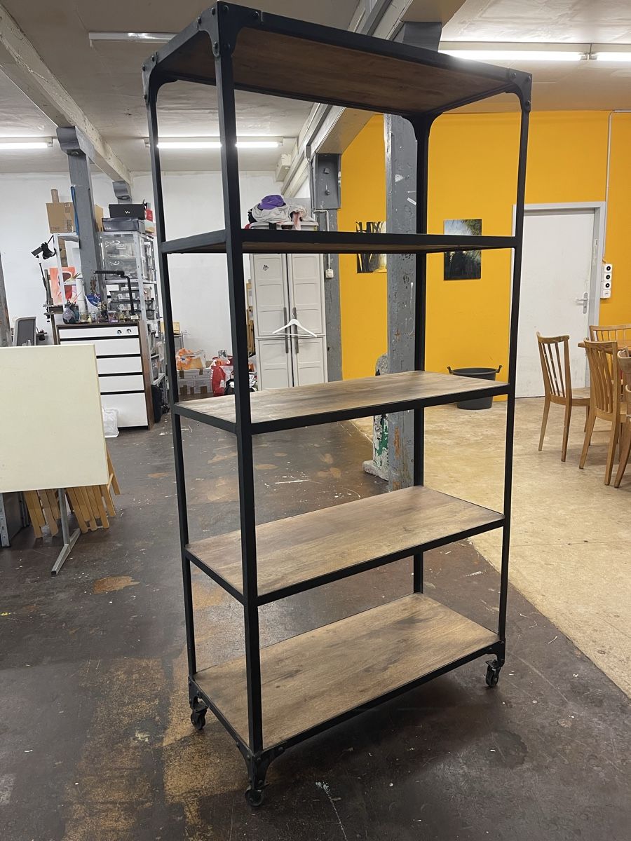 Pfister Scaffali: Metallregal schwarz mit Holz – Usato da Mönchaltorf venduto da Cochenille