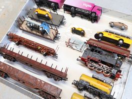 Roco Modellbahn H0 - Lok + 8 x Wagen + Fahrzeuge
