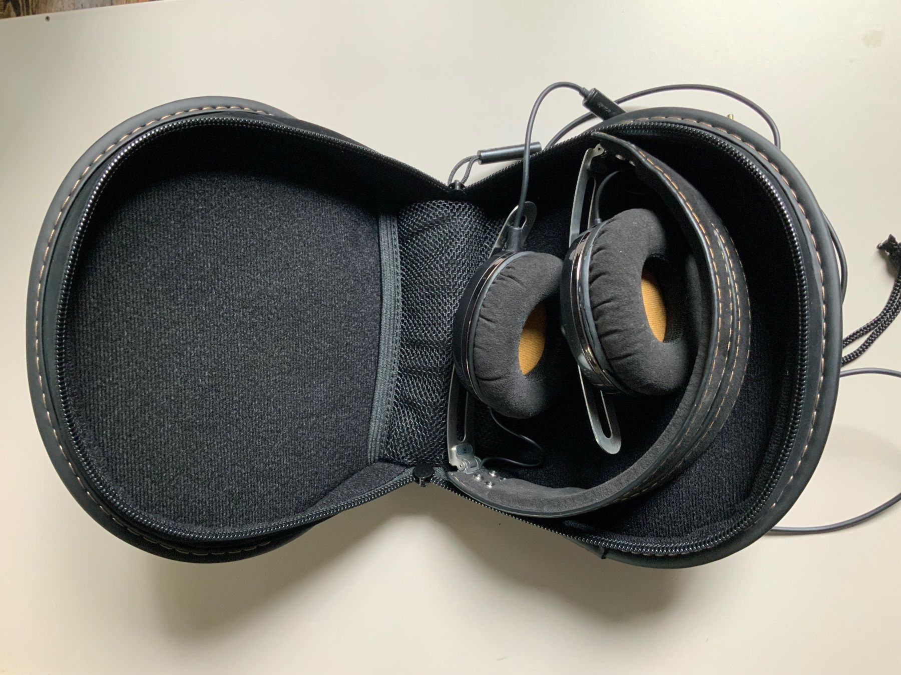 Sennheiser Cuffie: Kopfhörer Sennheiser Momentum M2 AEI Black – Usato da Zürich venduto da Anull 1