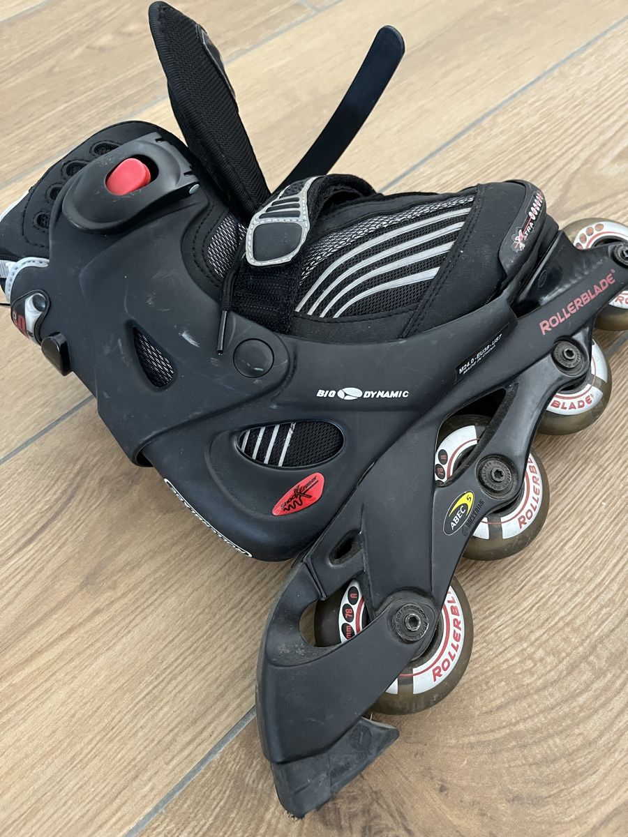 Pattini in linea & Pattini a rotelle: Inline Skates Rollerblade schwarz gebraucht mit Handschoner – Usato da Altikon venduto da MyZodiac 5