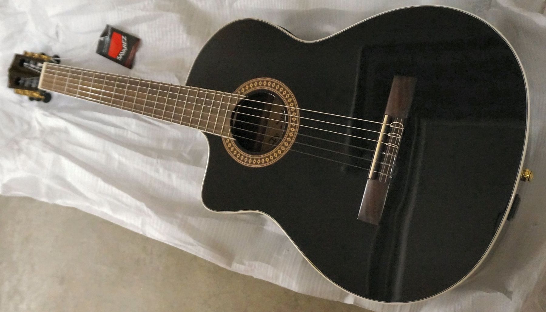 Musikinstrumente: LEFTHAND STUFF Do Santos Classical Guitar – Gebraucht aus Zofingen von Rodeln 2