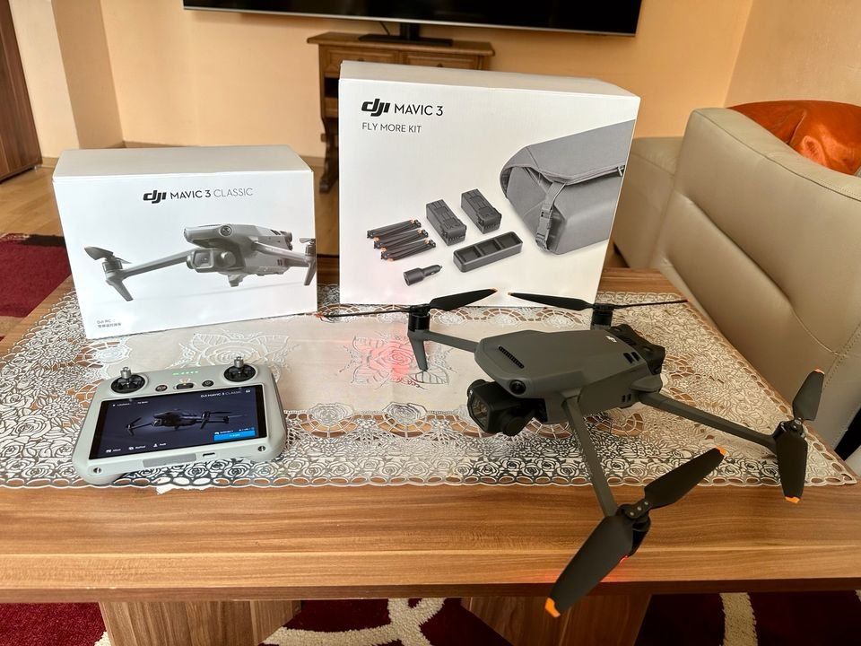 DJI Mavic 3 Classic DJI RC+ Fly more combo Top Zustand (Gebraucht) in ...