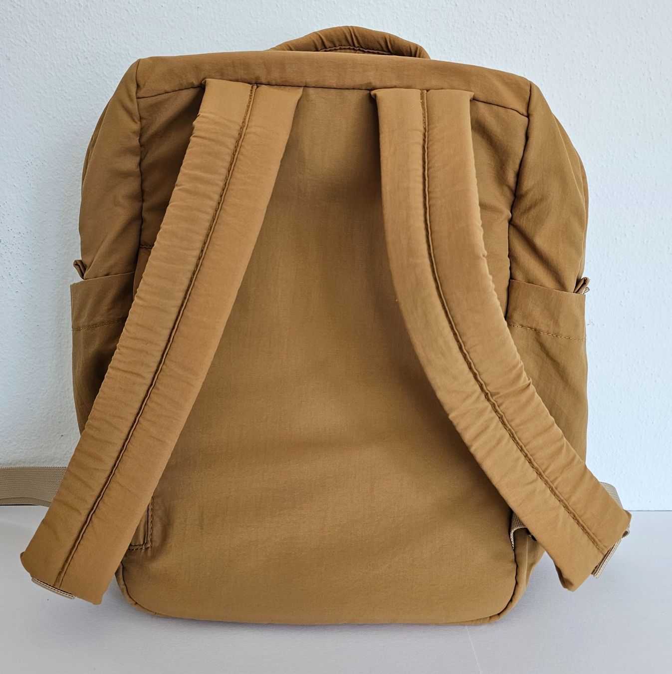 Sacs à dos: NEW Hellolulu Mini Carter Backpack (Toffee) – Neuf (Voir description) à Origlio par ann_q6qv 9
