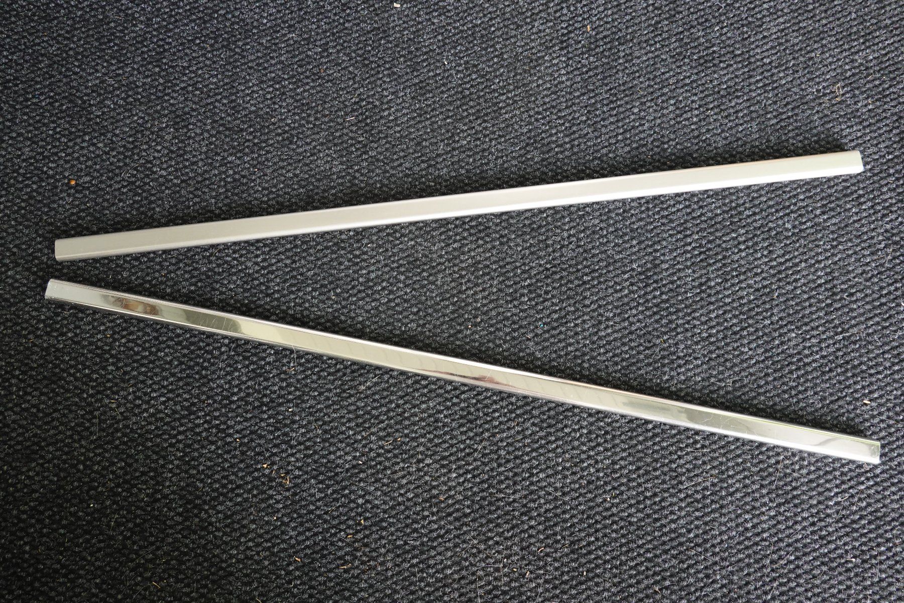 Ikea Guardaroba: 2x Kleiderstange ca 98 cm lang - Metall  Ikea? Stange – Usato da Jona venduto da JOberg_25 1