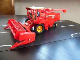 Britains Traktor Massey Ferguson 760 Mähdrescher 1:32