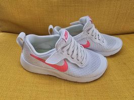 Neue Nike Kinderschuhen EUR 28