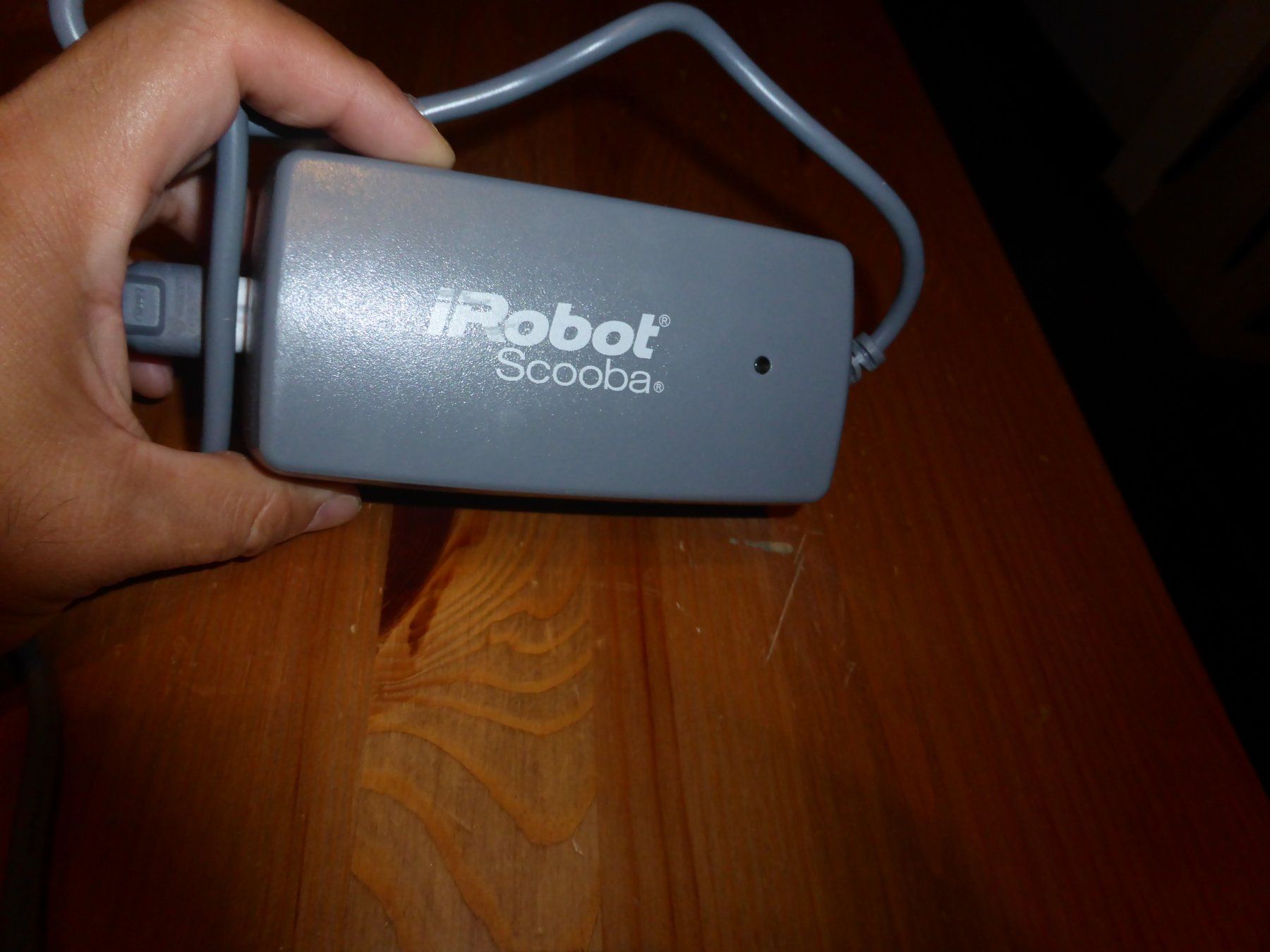 Irobot Aspirapolveri & Accessori: Irobot Scooba Ladegerät – Usato da Bertschikon (Gossau, ZH) venduto da SJLPHI