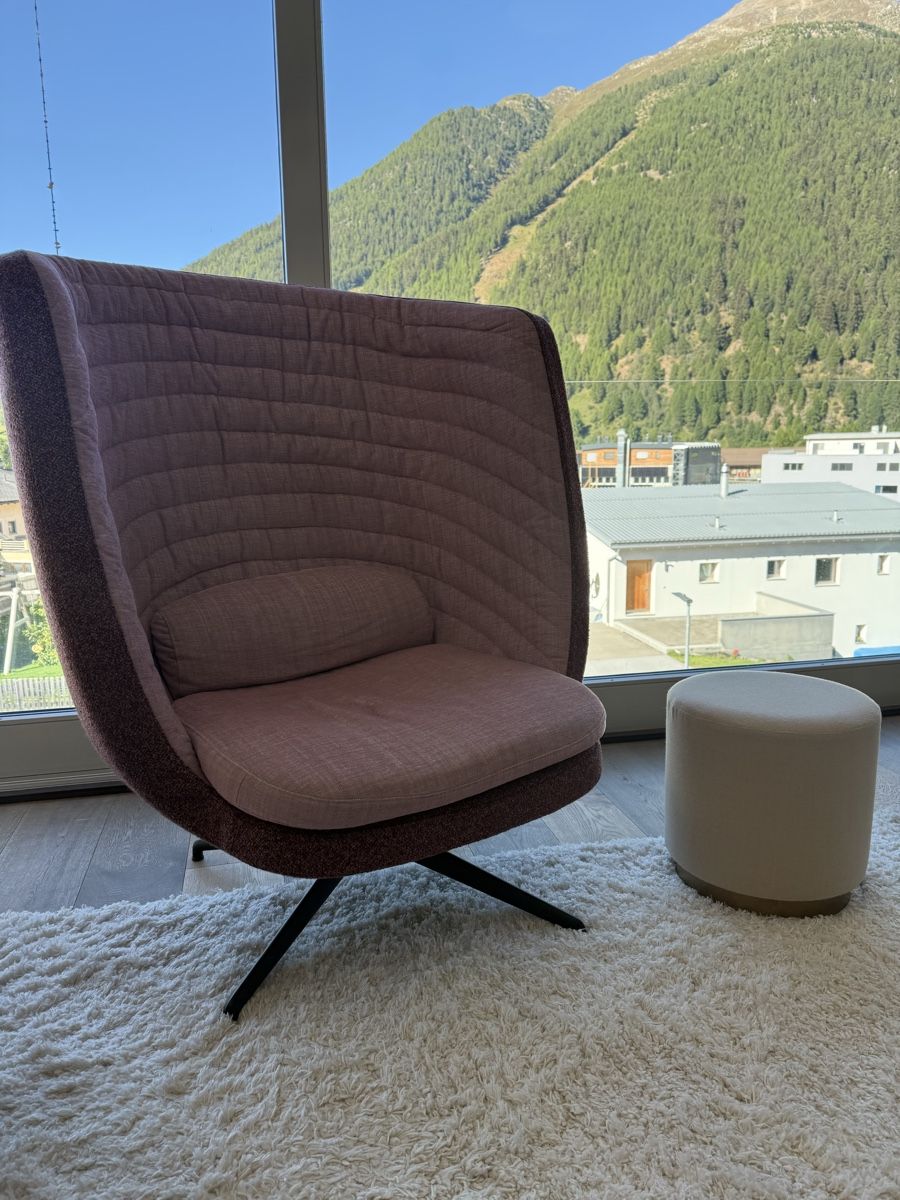Poltrone: Sessel (mit Hocker) – Usato da Zernez venduto da danielgrunder 1