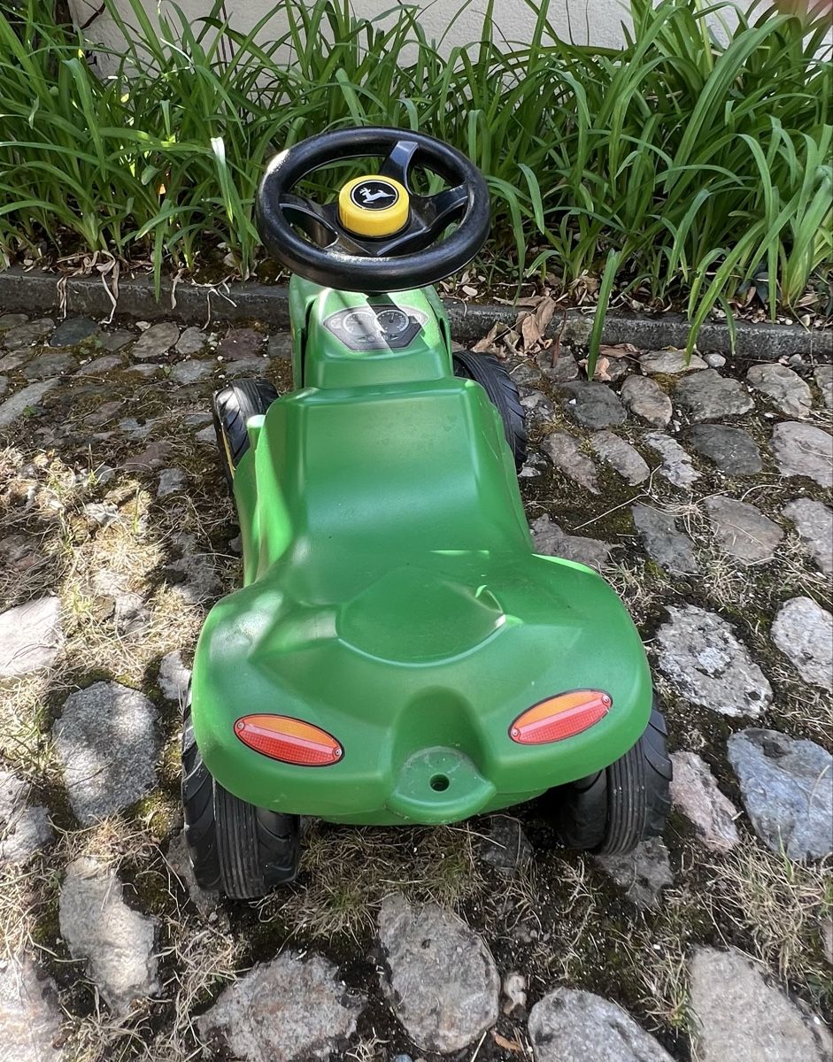 John Deere Fahrzeuge für Kinder: Rutschauto Traktor John Deere – Gebraucht aus Aesch BL von Sam-3 2