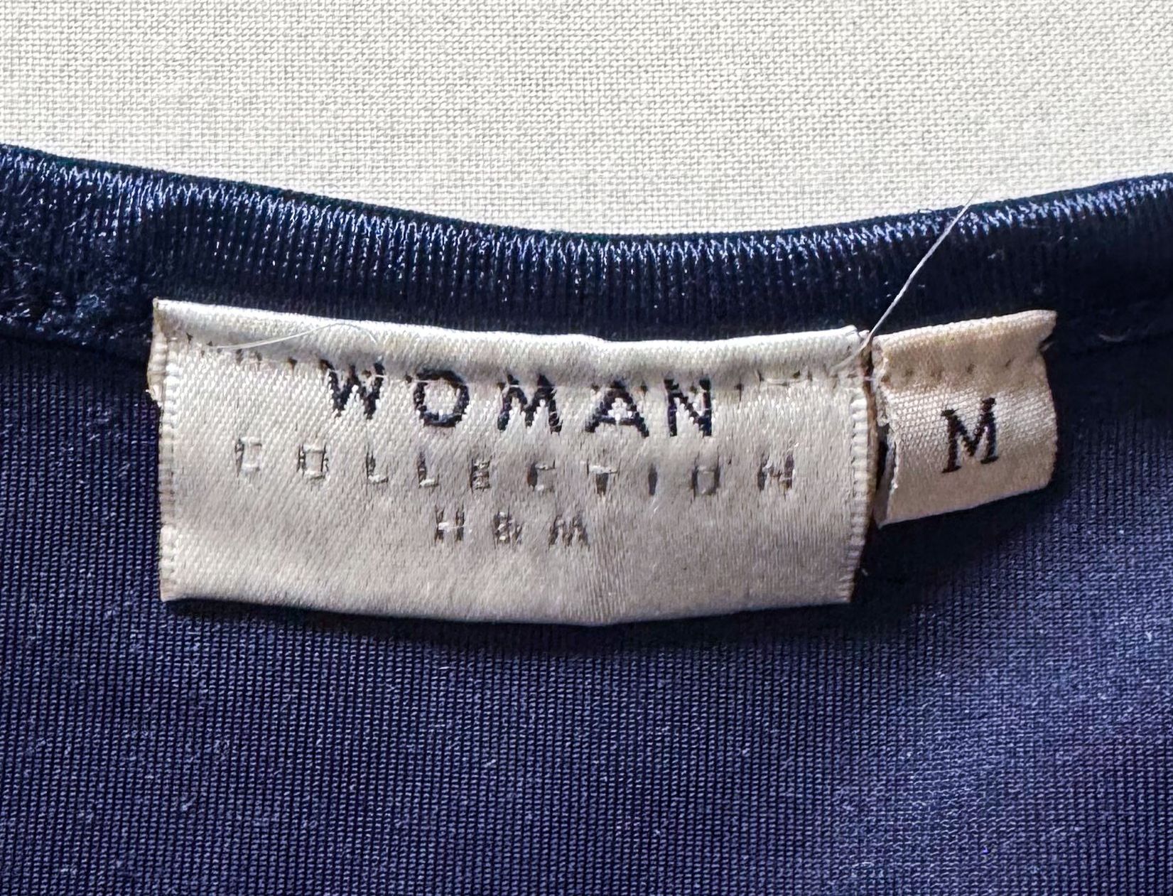 H&M Maglioni & Felpe: leichter Pullover elegant dunkelblau Plüsch – Usato da Biel/Bienne venduto da tim_pww5 6