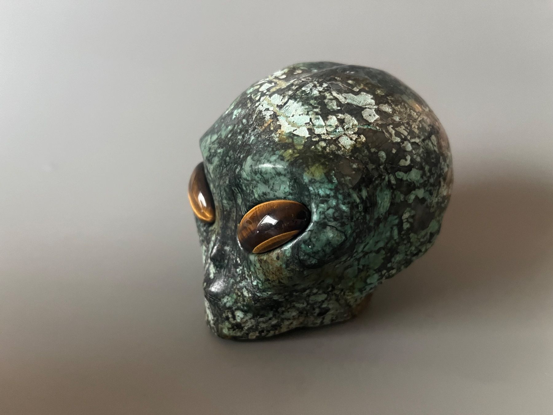 Skulpturen & Statuen: super realistischer Alienkopf Alien - 1134g! – Neu und originalverpackt aus Zürich von unique2010