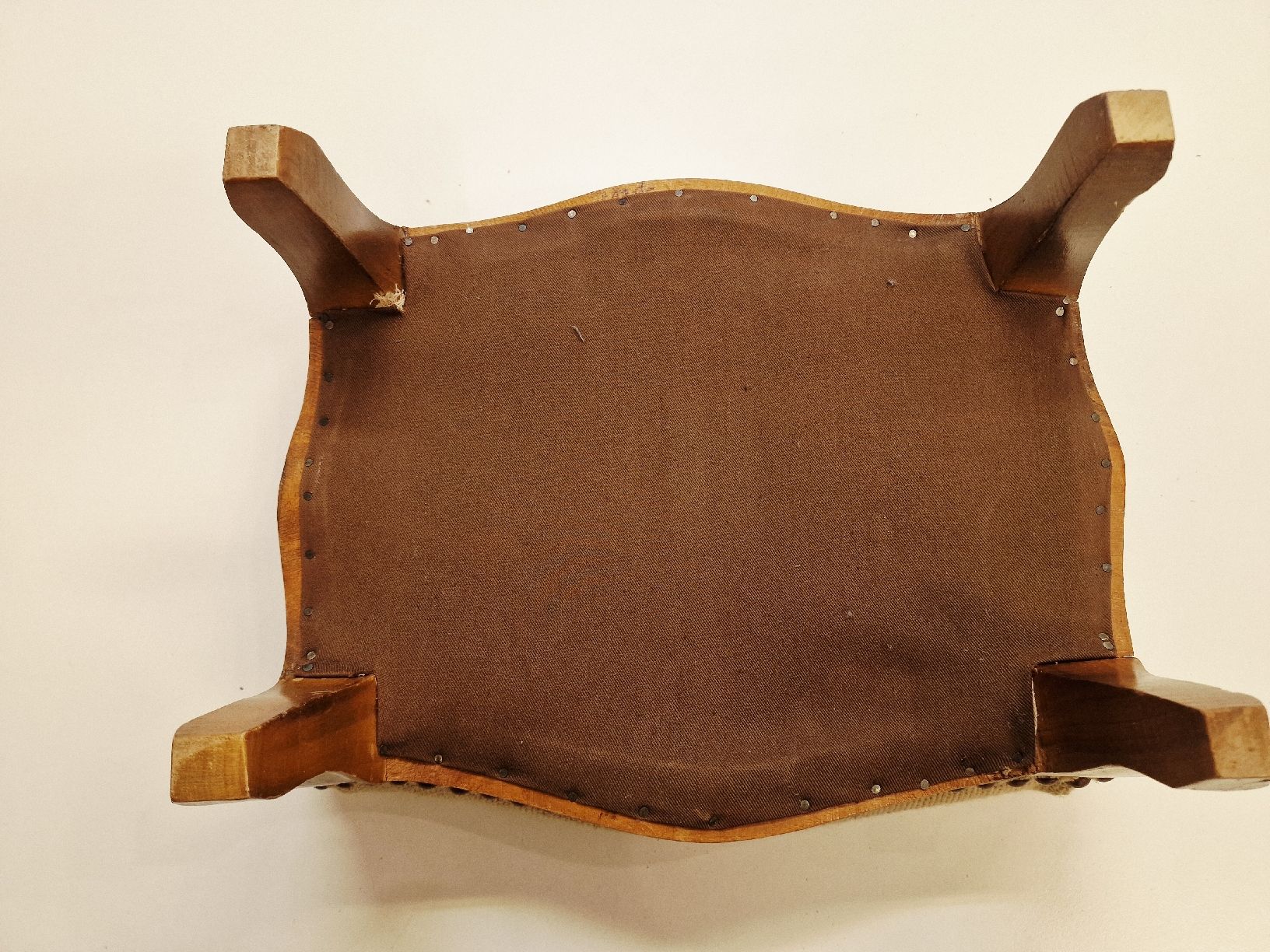 Hocker: Antiker Fussschemel – Gebraucht aus BERN von Intarsia 3