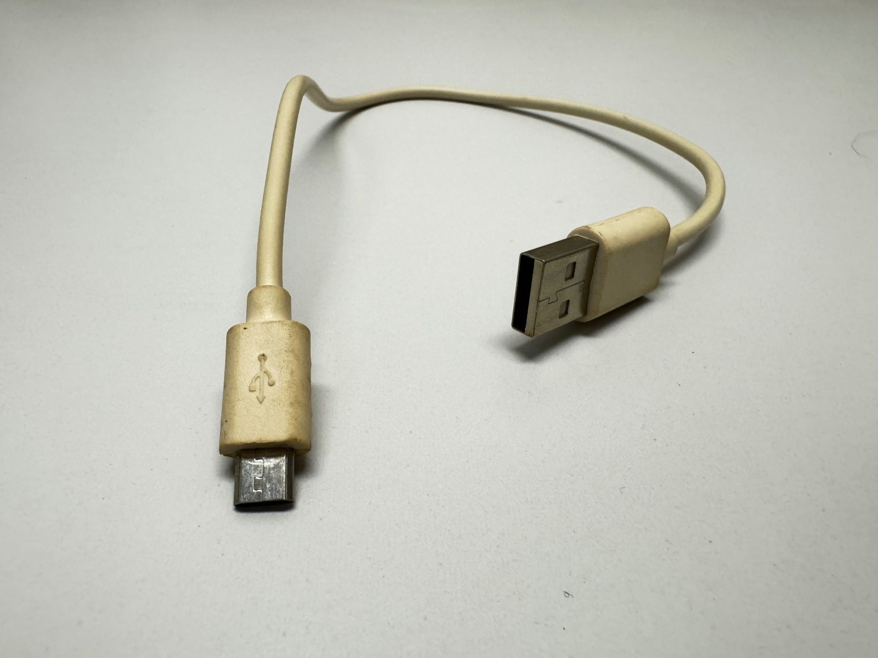 Cavi: USB Micro-B zu USB - A / Kabel – Usato da Humlikon venduto da GX30
